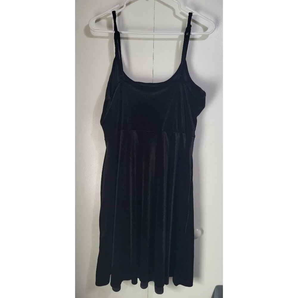 Disney Her Universe Womens XL Black Velvet Spaghetti Strap Skater Dress Pockets - Picture 2 of 8